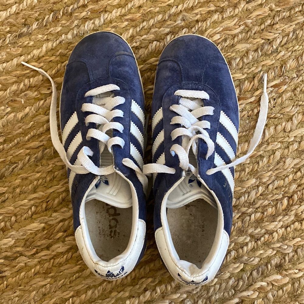 Adidas Gazelles from the late 90s. Dark blue suede.